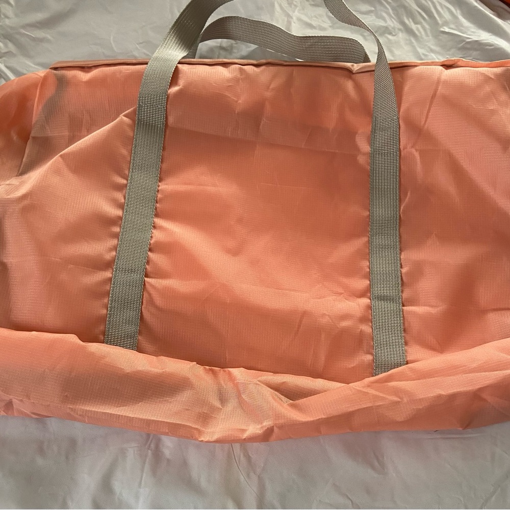 Small duffel bag. - Picture 4 of 4